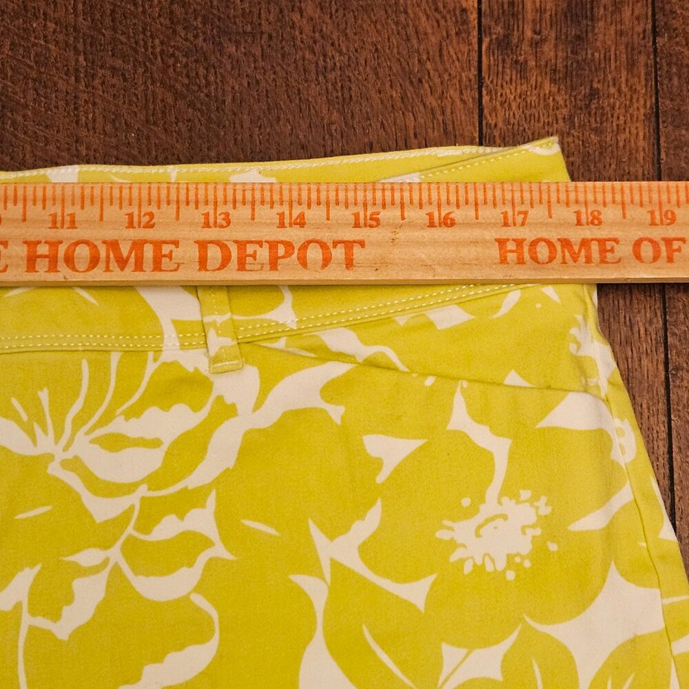 The Limited Cotton Blend Flat Front Lime & White Floral Print Shorts Size 12 - Picture 5 of 7